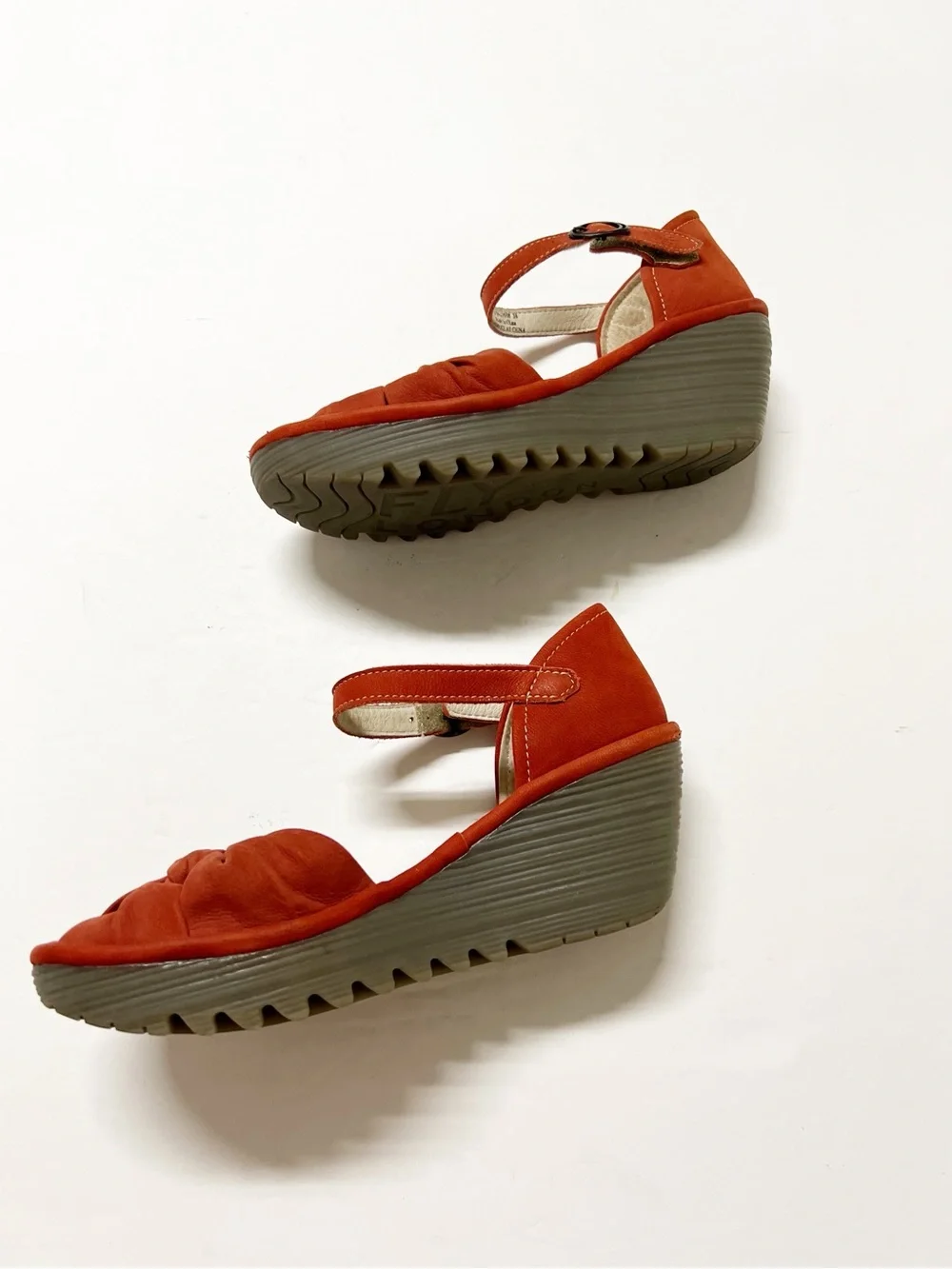FLY London Womens Red Bow Toe Ankle Strap Leather Wedge Yoel Sandals Size 38